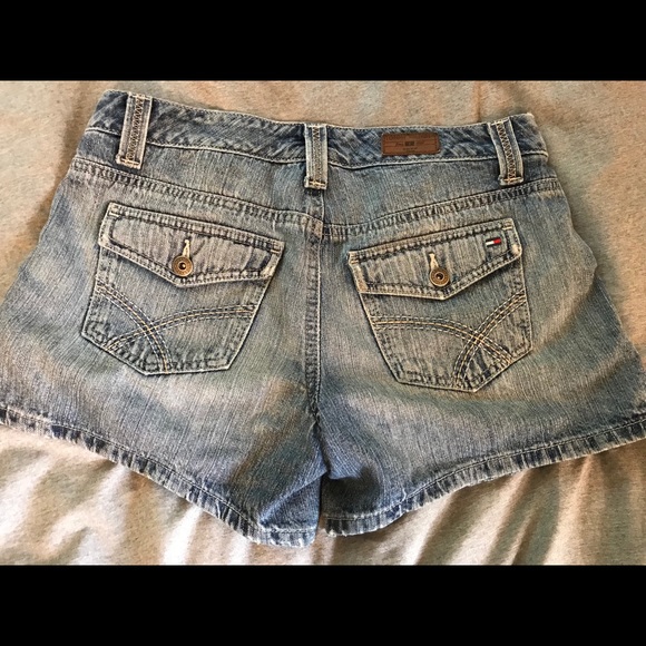 Tommy Hilfiger shorts - Picture 3 of 4